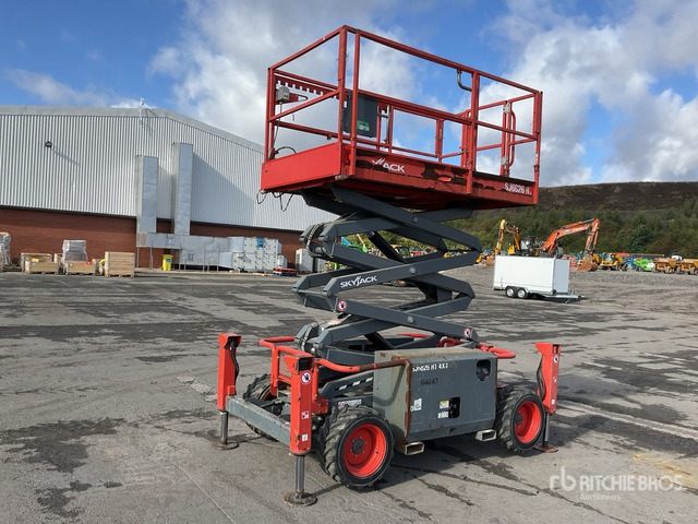 2017 Skyjack SJ6826 RT 4x4 Diesel Scissor Lift - Nůžková plošina: obrázek 2 2017 Skyjack SJ6826 RT 4x4 Diesel Scissor Lift - Nůžková plošina: obrázek 2