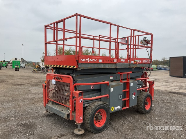 2017 Skyjack SJ8841 2017 Skyjack SJ8841 RT Scissor Lift Scissor Lift - Nůžková plošina: obrázek 4 2017 Skyjack SJ8841 2017 Skyjack SJ8841 RT Scissor Lift Scissor Lift - Nůžková plošina: obrázek 4