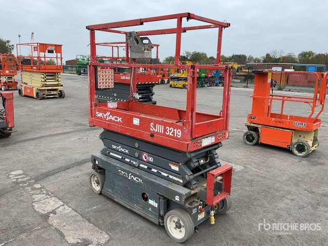 2017 Skyjack SJIII3219 2017 Skyjack SJlll3219 Scissor Lift Scissor Lift - Nůžková plošina: obrázek 4 2017 Skyjack SJIII3219 2017 Skyjack SJlll3219 Scissor Lift Scissor Lift - Nůžková plošina: obrázek 4