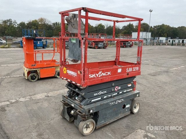 2017 Skyjack SJIII3219 2017 Skyjack SJlll3219 Scissor Lift Scissor Lift - Nůžková plošina: obrázek 3 2017 Skyjack SJIII3219 2017 Skyjack SJlll3219 Scissor Lift Scissor Lift - Nůžková plošina: obrázek 3