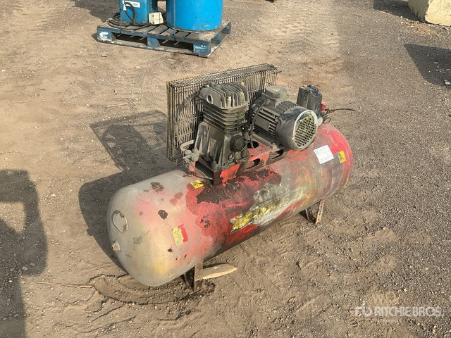Clarke Air Compressor - Mobilní kompresor: obrázek 2 Clarke Air Compressor - Mobilní kompresor: obrázek 2