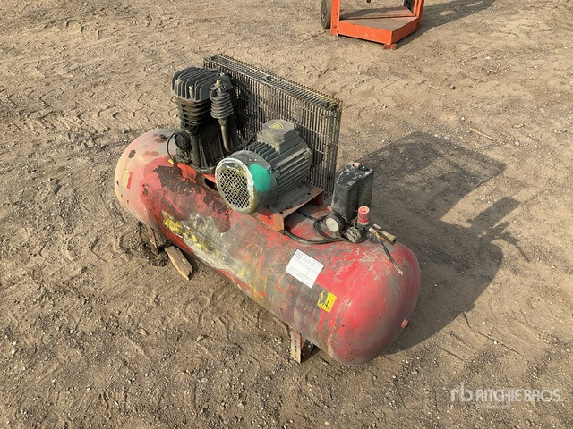 Clarke Air Compressor - Mobilní kompresor: obrázek 3 Clarke Air Compressor - Mobilní kompresor: obrázek 3
