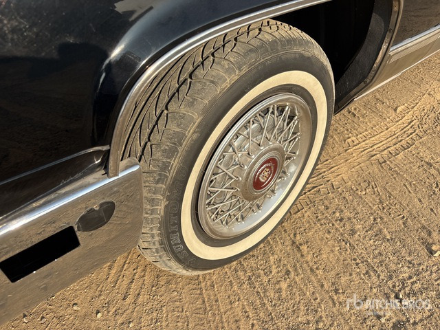 1990 Cadillac Brougham Automobile - Osobní auto: obrázek 4 1990 Cadillac Brougham Automobile - Osobní auto: obrázek 4