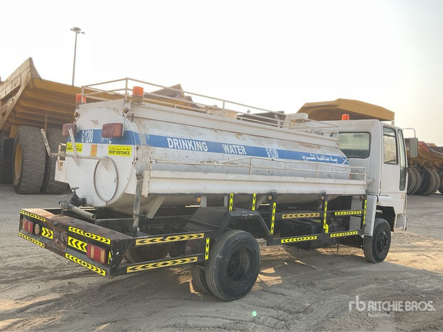 2002 Iveco Cargo 712 5000 L 4x2 Water Truck - Cisternové vozidlo: obrázek 5 2002 Iveco Cargo 712 5000 L 4x2 Water Truck - Cisternové vozidlo: obrázek 5