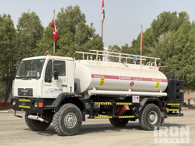 2005 MAN LE18.220 8000 L 4x4 Tanker Truck - Cisternové vozidlo: obrázek 2 2005 MAN LE18.220 8000 L 4x4 Tanker Truck - Cisternové vozidlo: obrázek 2