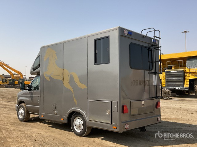 2008 Ford F-350 4x2 Horse Transporting Truck :Misc. Truck - Auto na přepravu koní: obrázek 3 2008 Ford F-350 4x2 Horse Transporting Truck :Misc. Truck - Auto na přepravu koní: obrázek 3