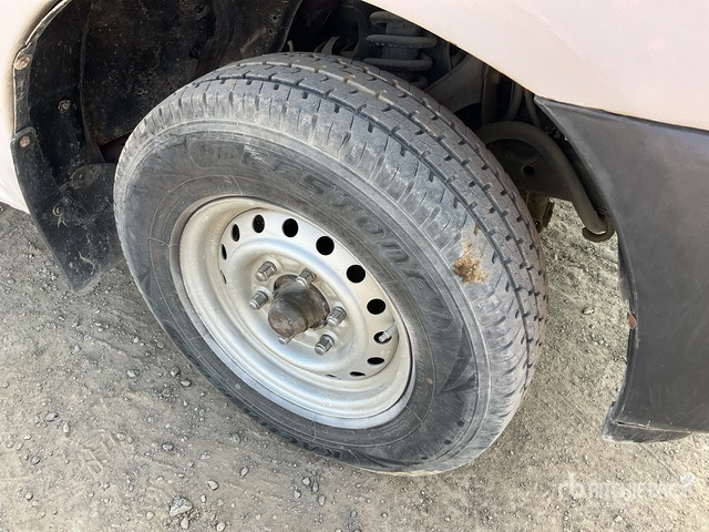 2008 Isuzu D-Max 4x2 Crew Cab Pickup - Pick-up: obrázek 4 2008 Isuzu D-Max 4x2 Crew Cab Pickup - Pick-up: obrázek 4