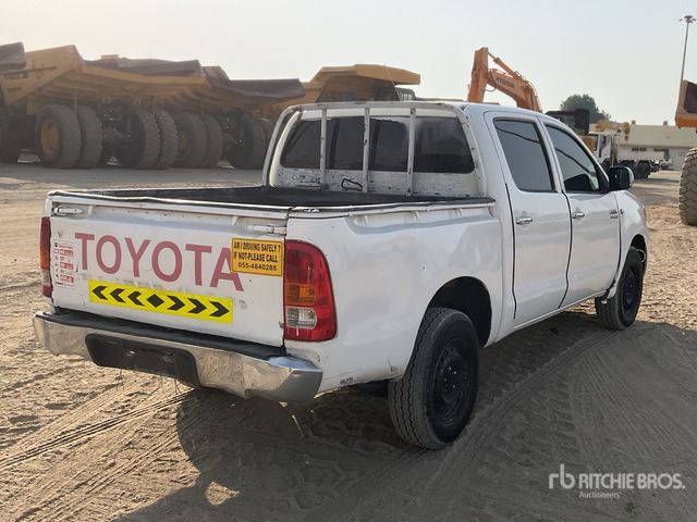 2008 Toyota Hilux 4x2 Crew Cab Pickup - Pick-up: obrázek 3 2008 Toyota Hilux 4x2 Crew Cab Pickup - Pick-up: obrázek 3