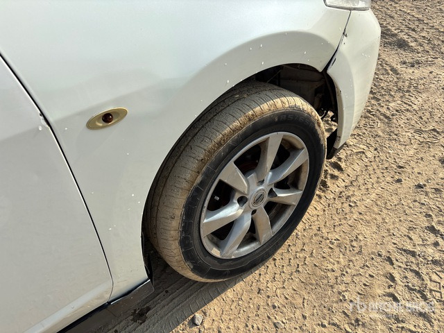 2009 Nissan Tilda Automobile - Osobní auto: obrázek 4 2009 Nissan Tilda Automobile - Osobní auto: obrázek 4