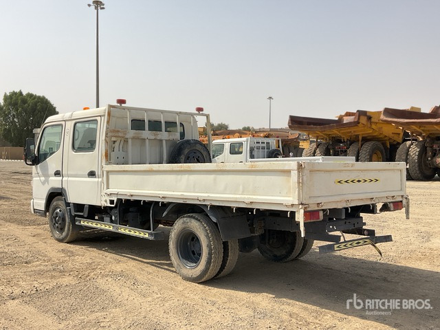 2010 Mitsubishi Canter 4x2 Crew Cab Flatbed Truck - Nákladní automobil valníkový/ Plošinový: obrázek 3 2010 Mitsubishi Canter 4x2 Crew Cab Flatbed Truck - Nákladní automobil valníkový/ Plošinový: obrázek 3