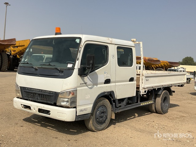 2010 Mitsubishi Canter 4x2 Crew Cab Flatbed Truck - Nákladní automobil valníkový/ Plošinový: obrázek 1 2010 Mitsubishi Canter 4x2 Crew Cab Flatbed Truck - Nákladní automobil valníkový/ Plošinový: obrázek 1