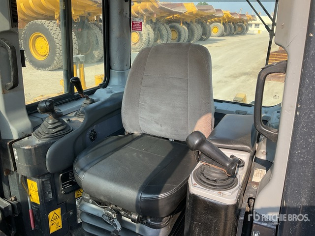 2012 Komatsu D155A-6 Crawler Dozer - Buldozer: obrázek 5 2012 Komatsu D155A-6 Crawler Dozer - Buldozer: obrázek 5