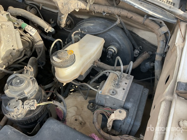 2012 Toyota Hilux 4x4 Crew Cab Pickup - Pick-up: obrázek 4 2012 Toyota Hilux 4x4 Crew Cab Pickup - Pick-up: obrázek 4