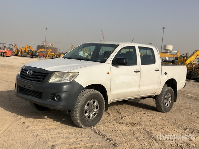 2012 Toyota Hilux 4x4 Crew Cab Pickup - Pick-up: obrázek 1 2012 Toyota Hilux 4x4 Crew Cab Pickup - Pick-up: obrázek 1