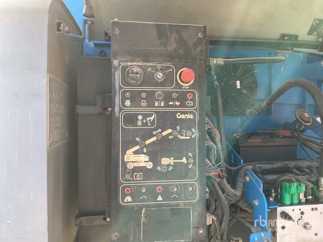2015 Genie S-65 4WD Diesel Telescopic Boom Lift - Teleskopická plošina: obrázek 5 2015 Genie S-65 4WD Diesel Telescopic Boom Lift - Teleskopická plošina: obrázek 5