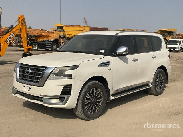 2015 Nissan Patrol Platinum 4x4 SUV - SUV: obrázek 2 2015 Nissan Patrol Platinum 4x4 SUV - SUV: obrázek 2