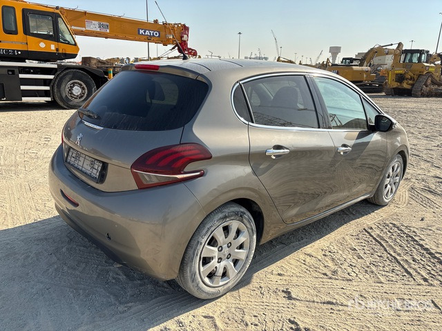 2017 Peugeot 208 Automobile - Osobní auto: obrázek 3 2017 Peugeot 208 Automobile - Osobní auto: obrázek 3