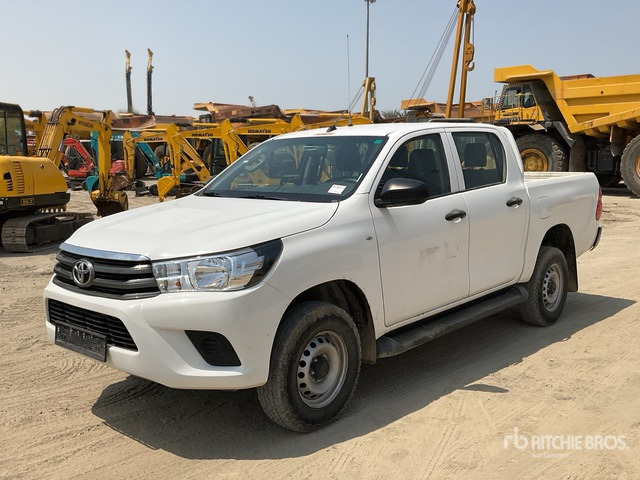 2018 Toyota Hilux 4x4 Crew Cab Pickup - Pick-up: obrázek 1 2018 Toyota Hilux 4x4 Crew Cab Pickup - Pick-up: obrázek 1