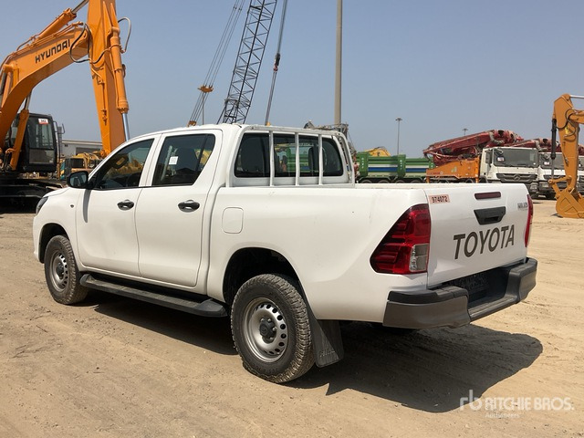 2018 Toyota Hilux 4x4 Crew Cab Pickup - Pick-up: obrázek 5 2018 Toyota Hilux 4x4 Crew Cab Pickup - Pick-up: obrázek 5