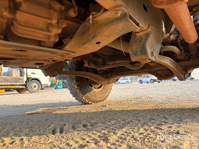 2018 Toyota Land Cruiser 78R 4x4 SUV - SUV: obrázek 5 2018 Toyota Land Cruiser 78R 4x4 SUV - SUV: obrázek 5