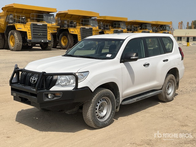 2018 Toyota Prado 150L 4x4 SUV - SUV: obrázek 2 2018 Toyota Prado 150L 4x4 SUV - SUV: obrázek 2