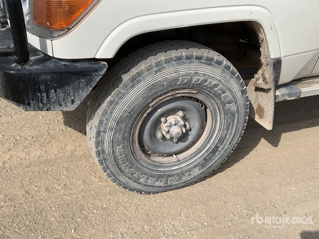 2019 Toyota Land Cruiser 76L 4x4 SUV - SUV: obrázek 5 2019 Toyota Land Cruiser 76L 4x4 SUV - SUV: obrázek 5