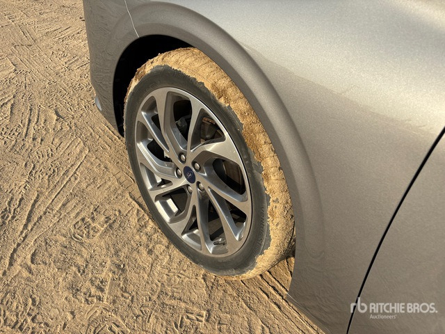 2023 Ford Taurus LX Titanium Automobile - Osobní auto: obrázek 4 2023 Ford Taurus LX Titanium Automobile - Osobní auto: obrázek 4