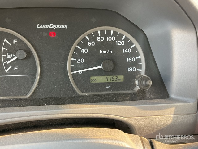 2023 Toyota Land Cruiser 79L 4x4 Crew Cab Pickup - Pick-up: obrázek 2 2023 Toyota Land Cruiser 79L 4x4 Crew Cab Pickup - Pick-up: obrázek 2