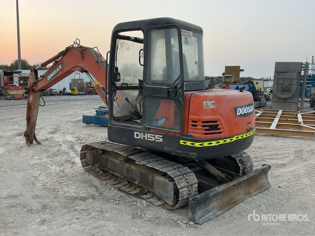 Doosan DH55 - Mini rýpadlo: obrázek 4 Doosan DH55 - Mini rýpadlo: obrázek 4