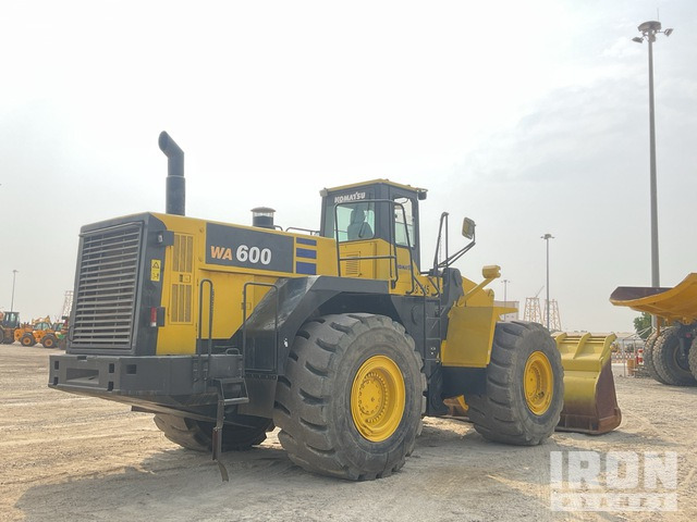 Komatsu WA600-6 Wheel Loader - Kolový nakladač: obrázek 4 Komatsu WA600-6 Wheel Loader - Kolový nakladač: obrázek 4
