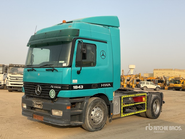 2001 Mercedes-Benz Actros 1843 4x2 S/A Sleeper Truck Tractor - Tahač: obrázek 2 2001 Mercedes-Benz Actros 1843 4x2 S/A Sleeper Truck Tractor - Tahač: obrázek 2