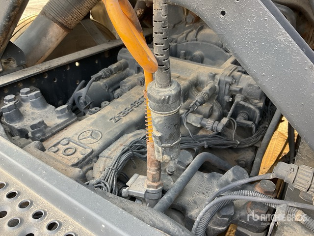 2001 Mercedes-Benz Actros 1843 4x2 S/A Sleeper Truck Tractor - Tahač: obrázek 5 2001 Mercedes-Benz Actros 1843 4x2 S/A Sleeper Truck Tractor - Tahač: obrázek 5