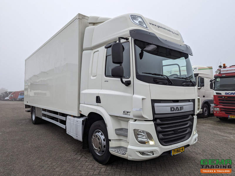 DAF CF 370 FA 4x2 Spacecab Euro6 - GeslotenBak 8.2M + Laadklep 2000kg - HardHouten vloer - 10/2025APK - Skříňový nákladní auto: obrázek 5 DAF CF 370 FA 4x2 Spacecab Euro6 - GeslotenBak 8.2M + Laadklep 2000kg - HardHouten vloer - 10/2025APK - Skříňový nákladní auto: obrázek 5