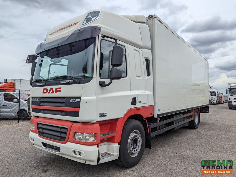 DAF CF85.410 4x2 Spacecab Euro5 - Geïsoleerde bak 7.6m - Laadklep 1500kg - Reservewiel - Skříňový nákladní auto: obrázek 1 DAF CF85.410 4x2 Spacecab Euro5 - Geïsoleerde bak 7.6m - Laadklep 1500kg - Reservewiel - Skříňový nákladní auto: obrázek 1