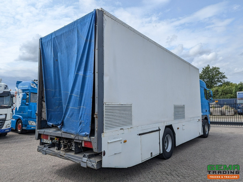DAF XF95.430 4x2 Spacecab Euro2 - Retarder - Geslotenbak 7.7m - Handgeschakeld - Vangmuil - Skříňový nákladní auto: obrázek 3 DAF XF95.430 4x2 Spacecab Euro2 - Retarder - Geslotenbak 7.7m - Handgeschakeld - Vangmuil - Skříňový nákladní auto: obrázek 3