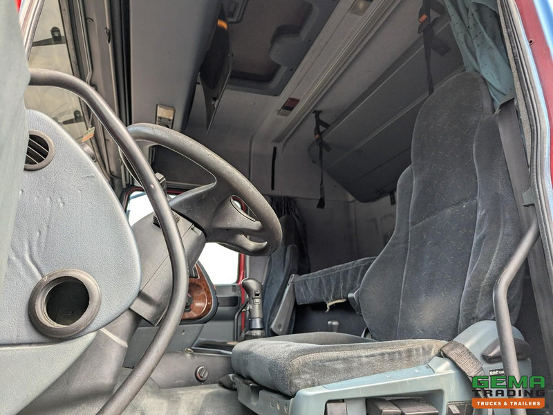 DAF XF95.430 4x2 Spacecab Euro2 - Retarder - Geslotenbak 7.7m - Handgeschakeld - Vangmuil - Skříňový nákladní auto: obrázek 5 DAF XF95.430 4x2 Spacecab Euro2 - Retarder - Geslotenbak 7.7m - Handgeschakeld - Vangmuil - Skříňový nákladní auto: obrázek 5