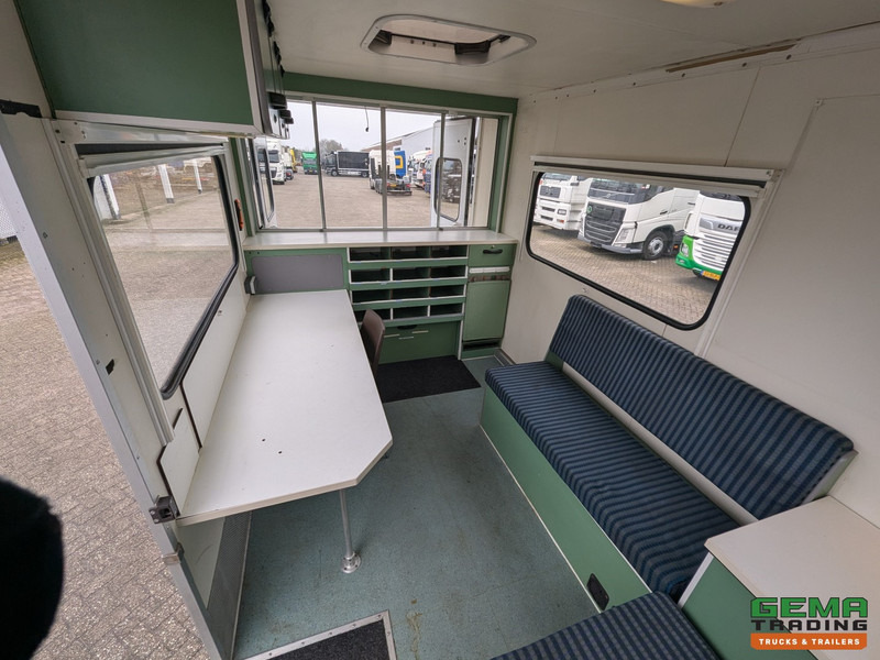 Mercedes-Benz 400-serie 410 D 4x2 Euro2 - Mobiel Kantoor - Standkachel - Hydr. Steunpoten - Eigen Accu's - 26.000KM Origineel - MARGE - Dodávka: obrázek 4 Mercedes-Benz 400-serie 410 D 4x2 Euro2 - Mobiel Kantoor - Standkachel - Hydr. Steunpoten - Eigen Accu's - 26.000KM Origineel - MARGE - Dodávka: obrázek 4