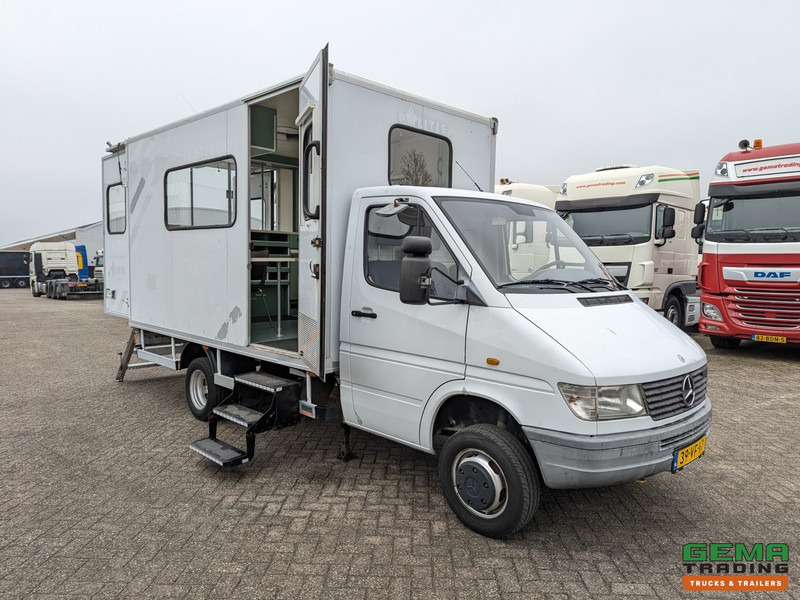 Mercedes-Benz 400-serie 410 D 4x2 Euro2 - Mobiel Kantoor - Standkachel - Hydr. Steunpoten - Eigen Accu's - 26.000KM Origineel - MARGE - Dodávka: obrázek 3 Mercedes-Benz 400-serie 410 D 4x2 Euro2 - Mobiel Kantoor - Standkachel - Hydr. Steunpoten - Eigen Accu's - 26.000KM Origineel - MARGE - Dodávka: obrázek 3