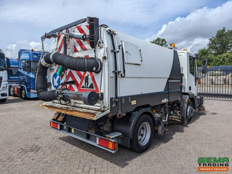 Iveco 140E21 4x2 Dagcab Euro3 - Schmidt SK500R - Hydrostaat - Zametací vůz: obrázek 2 Iveco 140E21 4x2 Dagcab Euro3 - Schmidt SK500R - Hydrostaat - Zametací vůz: obrázek 2