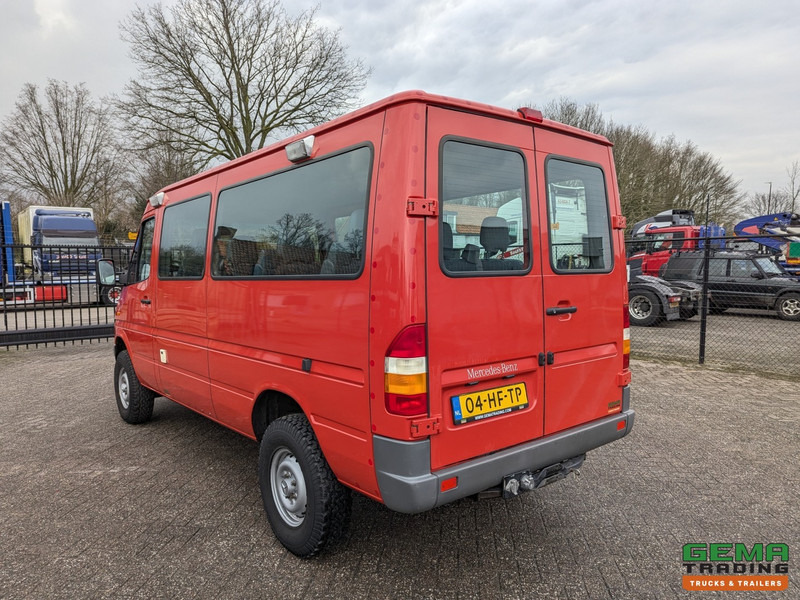 Mercedes-Benz 316 CDI 4x4 Euro3 - 59.000km - 9 Persoons - Lier - 3 Sperren! Hoge en Lage Gearing - Minibus, Mikrobus: obrázek 4 Mercedes-Benz 316 CDI 4x4 Euro3 - 59.000km - 9 Persoons - Lier - 3 Sperren! Hoge en Lage Gearing - Minibus, Mikrobus: obrázek 4