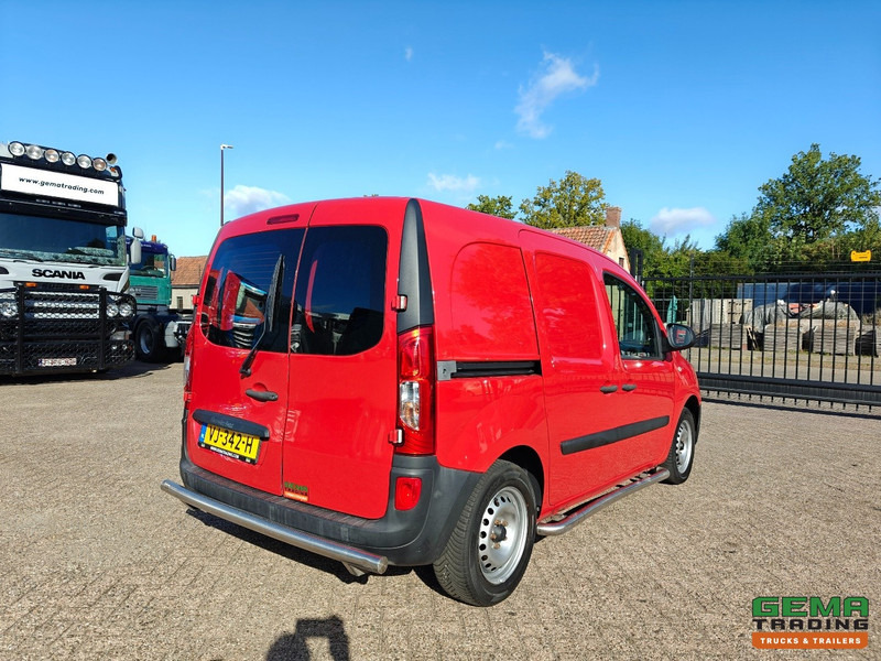Mercedes-Benz Citan 108 CDI BlueEFFICIENCY Euro5L - Airco - 4-Seizoensbanden - Bluetooth Radio - Malá dodávka: obrázek 4 Mercedes-Benz Citan 108 CDI BlueEFFICIENCY Euro5L - Airco - 4-Seizoensbanden - Bluetooth Radio - Malá dodávka: obrázek 4