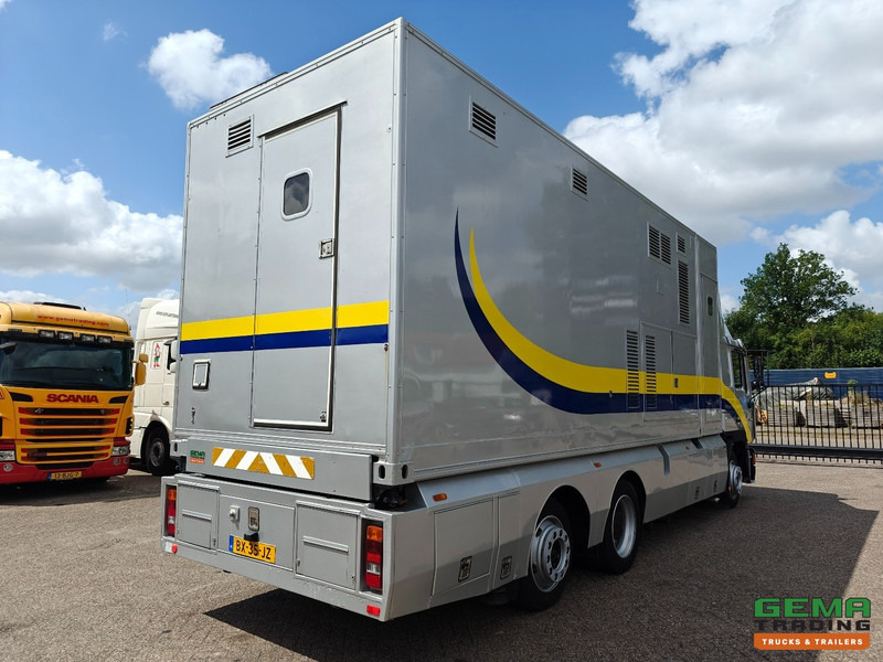 MAN 26.362 FNL/LL 6x2/4 Slaapcab Euro0 - LEDscherm Schaarlift ReclameAuto - Luchtgeveerd - Hydr. steunpoten - Nákladní auto: obrázek 4 MAN 26.362 FNL/LL 6x2/4 Slaapcab Euro0 - LEDscherm Schaarlift ReclameAuto - Luchtgeveerd - Hydr. steunpoten - Nákladní auto: obrázek 4