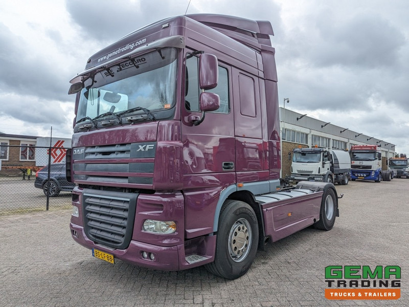 DAF FT XF105.410 4x2 Euro5 FT XF105.410 4x2 SpaceCab Euro5 - Side Skirts - Spare Wheel - Original Holland truck - Tahač: obrázek 1 DAF FT XF105.410 4x2 Euro5 FT XF105.410 4x2 SpaceCab Euro5 - Side Skirts - Spare Wheel - Original Holland truck - Tahač: obrázek 1