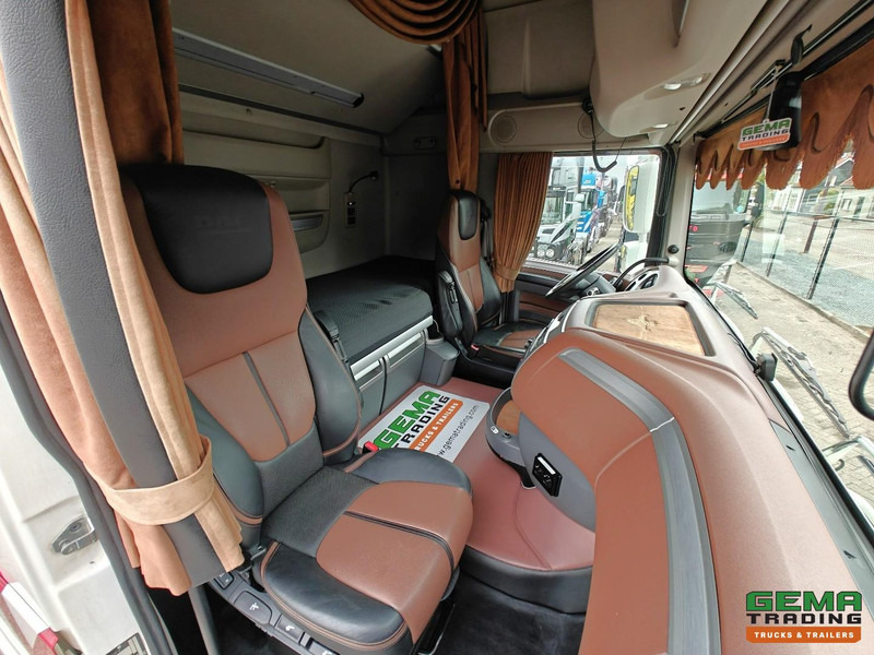 Tahač DAF XF 480 FTG 6x2/4 Superspacecab Euro6C - Dubbele Tanks - Lift/StuurAs - Navi - SMARTTacho V2: obrázek 6 Tahač DAF XF 480 FTG 6x2/4 Superspacecab Euro6C - Dubbele Tanks - Lift/StuurAs - Navi - SMARTTacho V2: obrázek 6