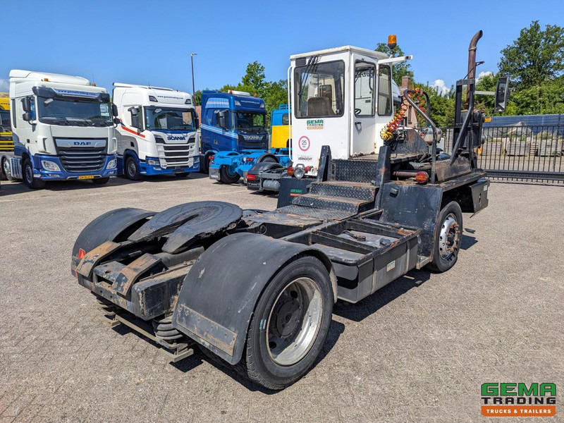 Terberg YT17 MOTOR DEFECT - MMBS Kenteken - Terminálový traktor: obrázek 3 Terberg YT17 MOTOR DEFECT - MMBS Kenteken - Terminálový traktor: obrázek 3