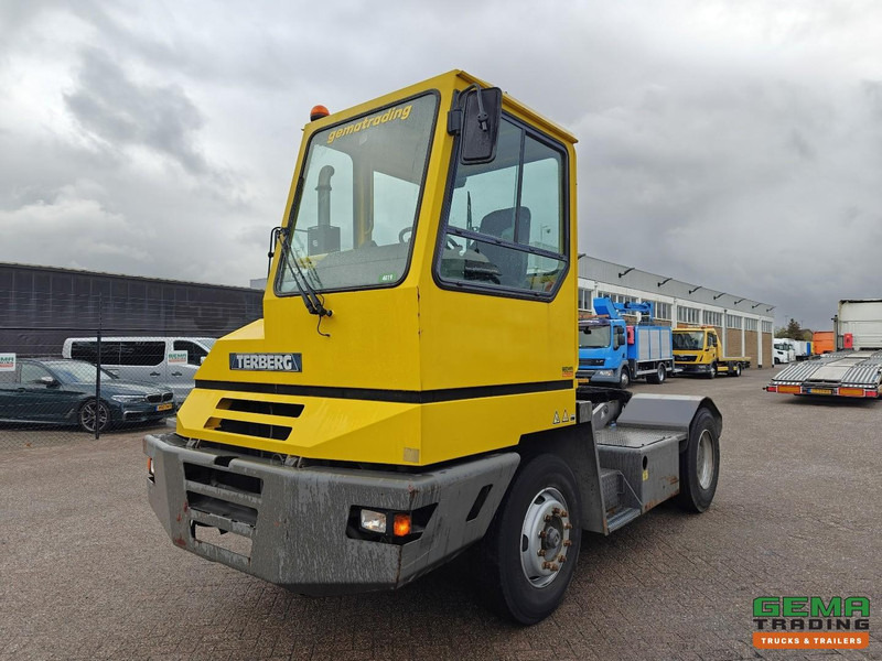 Terberg YT180 Schotel 25T - Naafreductie - Cummins - Landbouw Kenteken 40km/h - Terminálový traktor: obrázek 1 Terberg YT180 Schotel 25T - Naafreductie - Cummins - Landbouw Kenteken 40km/h - Terminálový traktor: obrázek 1