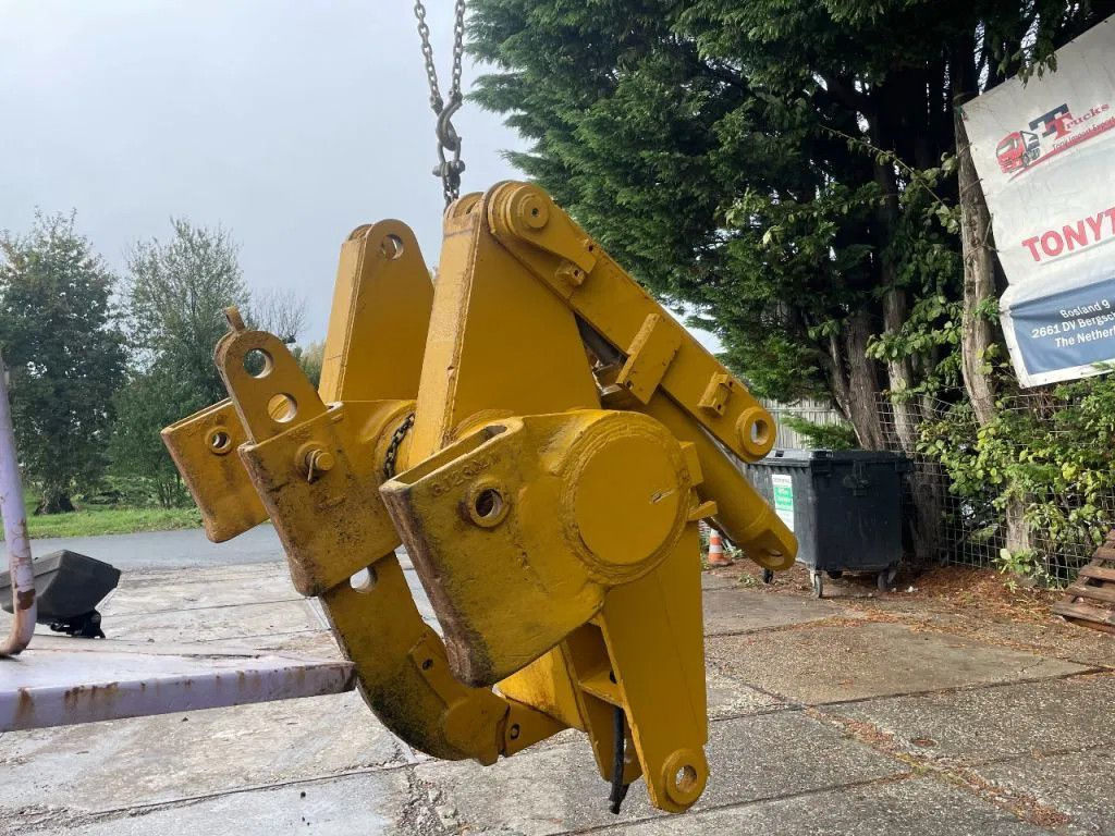 CAT Caterpillar Ripper compatible with D7R and D7H R CAT Ripper compatible with D7R and D7H Ripper compat - Rozrývač pro Stavební technika: obrázek 3 CAT Caterpillar Ripper compatible with D7R and D7H R CAT Ripper compatible with D7R and D7H Ripper compat - Rozrývač pro Stavební technika: obrázek 3