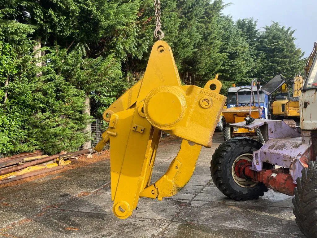 CAT Caterpillar Ripper compatible with D7R and D7H R CAT Ripper compatible with D7R and D7H Ripper compat - Rozrývač pro Stavební technika: obrázek 2 CAT Caterpillar Ripper compatible with D7R and D7H R CAT Ripper compatible with D7R and D7H Ripper compat - Rozrývač pro Stavební technika: obrázek 2