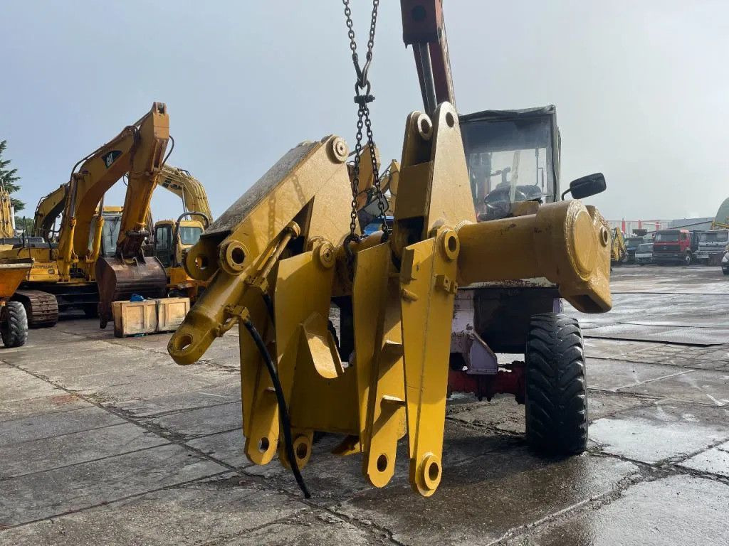 CAT Caterpillar Ripper compatible with D7R and D7H R CAT Ripper compatible with D7R and D7H Ripper compat - Rozrývač pro Stavební technika: obrázek 4 CAT Caterpillar Ripper compatible with D7R and D7H R CAT Ripper compatible with D7R and D7H Ripper compat - Rozrývač pro Stavební technika: obrázek 4