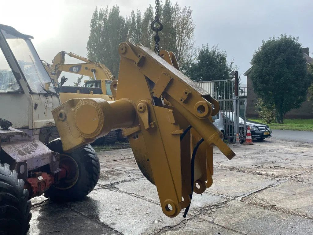 CAT Caterpillar Ripper compatible with D7R and D7H R CAT Ripper compatible with D7R and D7H Ripper compat - Rozrývač pro Stavební technika: obrázek 5 CAT Caterpillar Ripper compatible with D7R and D7H R CAT Ripper compatible with D7R and D7H Ripper compat - Rozrývač pro Stavební technika: obrázek 5